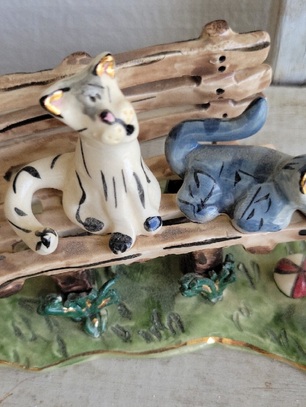 Blue Sky Cats And Dog Ceramic On Bench With Ball Vintage - Picture 5 of 10